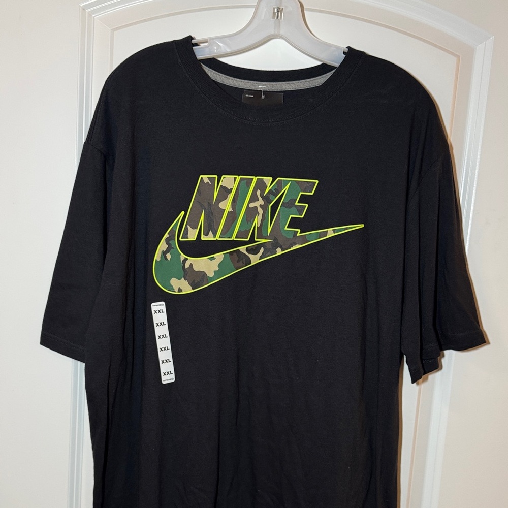 Nike Black Tee with Camo Logo XXL New With Tags